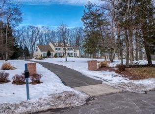 40 Rustic Trl, Raritan Twp., NJ 08822