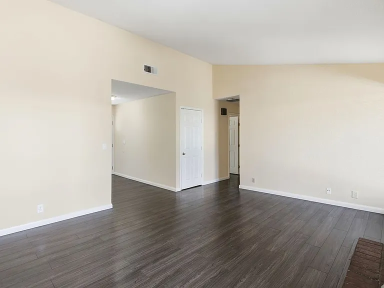 663 Albion Dr — Photo 16