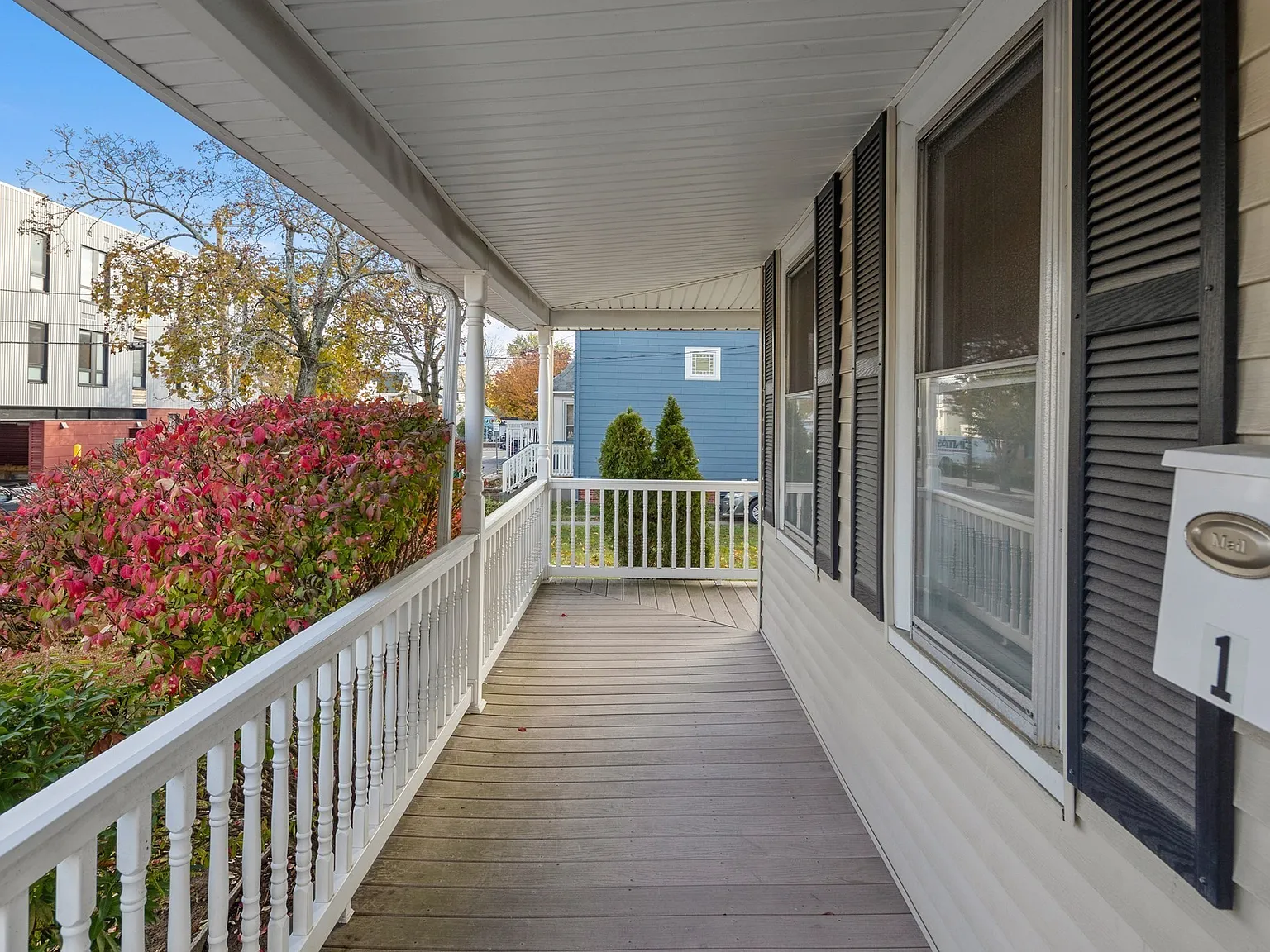 1 bed, 1.0 bath, 705 sqft, $2,700 — Photo 2