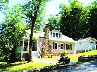 9 Hilltop Dr, Putnam Valley, NY 10579