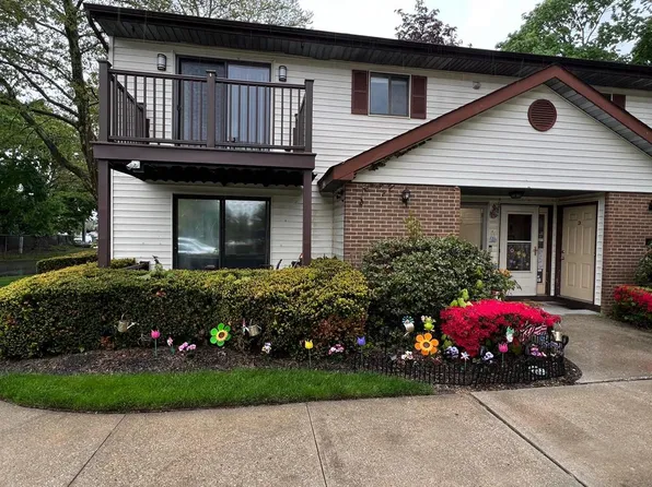 615 Broadway #2, Amityville, NY 11701