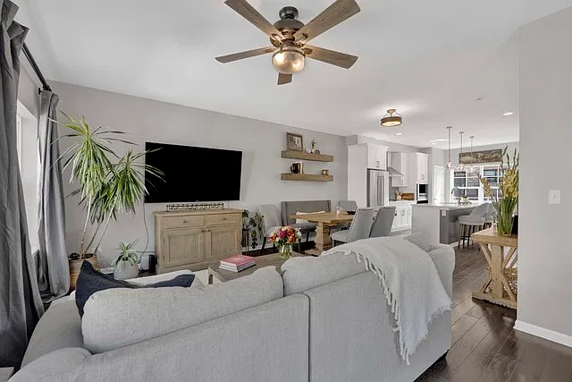 3 bed, 2.5 bath, 1880 sqft, $3,750 — Photo 3