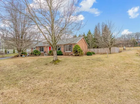 2013 Scott Dr, Blacksburg, VA 24060