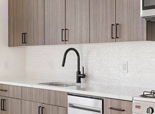 136 Mallory Ave #401, Jersey City, NJ 07304