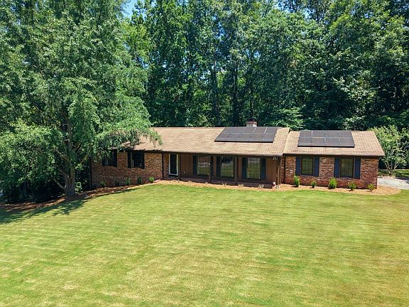 2nd image of 750 Glenwood Dr