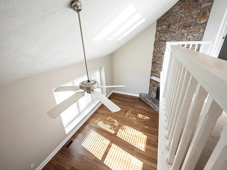 11704 Cameron Dr — Photo 21