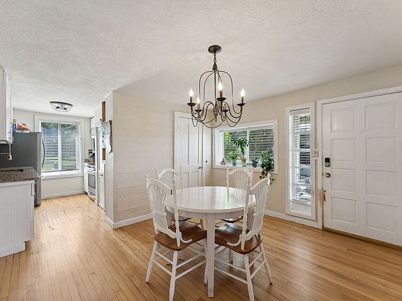 5th image of 3442 E Center Creek Rd