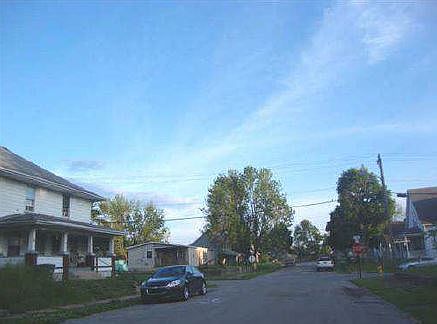 2nd image of 938 S 15th St