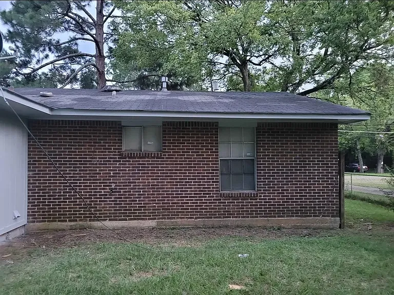 1521 Gibson St — Photo 7