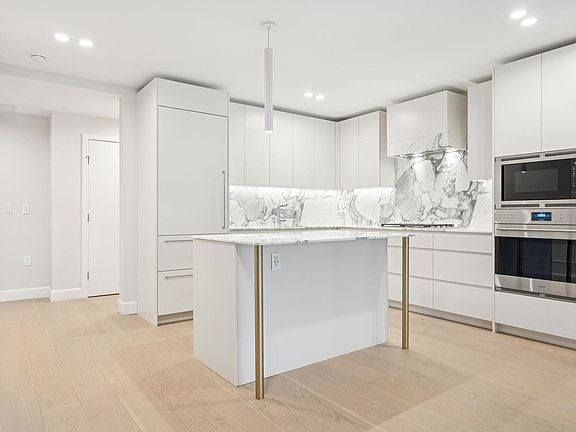 3rd image of 3668 W 10th Ave #304