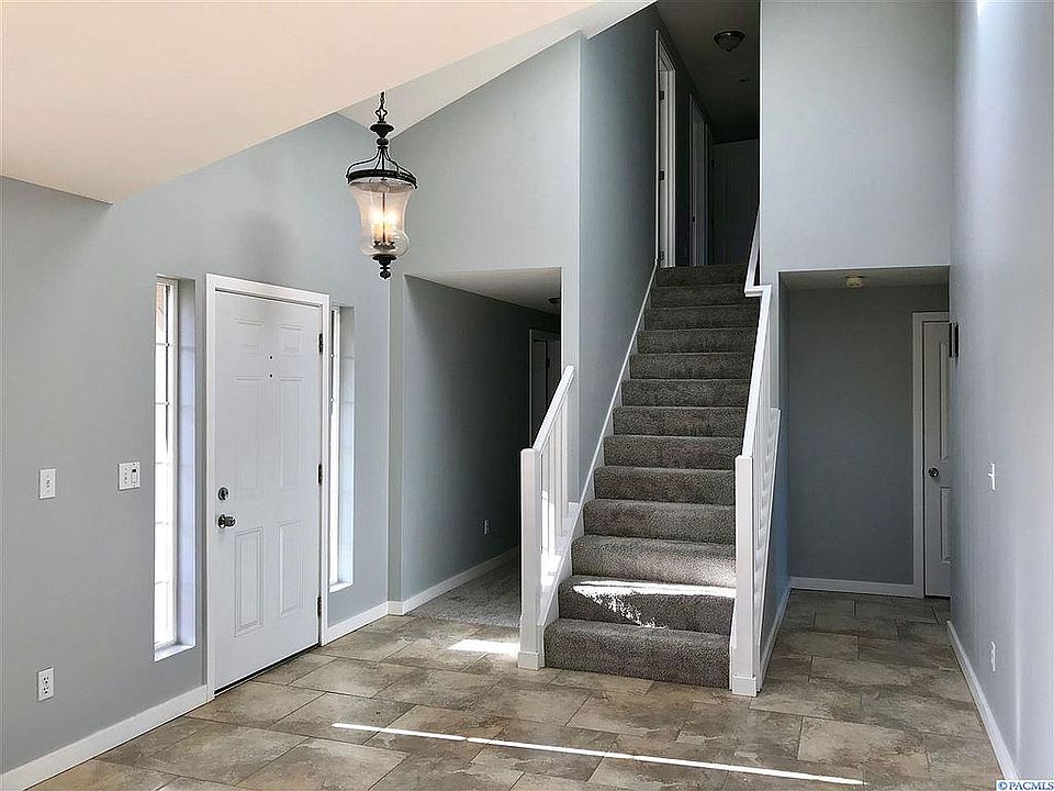 1st image of 2842 Troon Ct