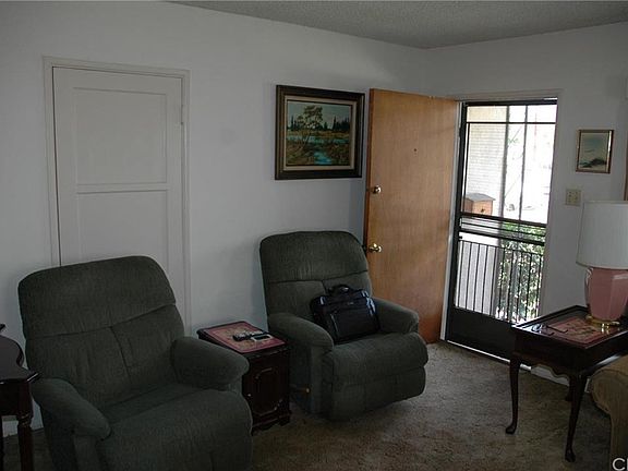 5th image of 706 E Bonnie Brae Ct