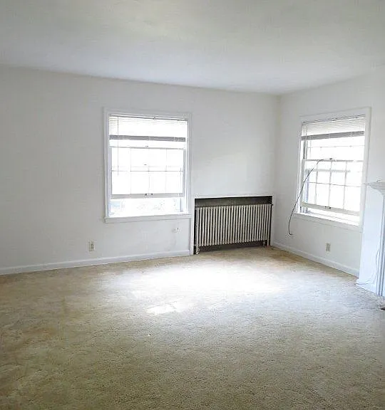 1406 Drake St — Photo 3