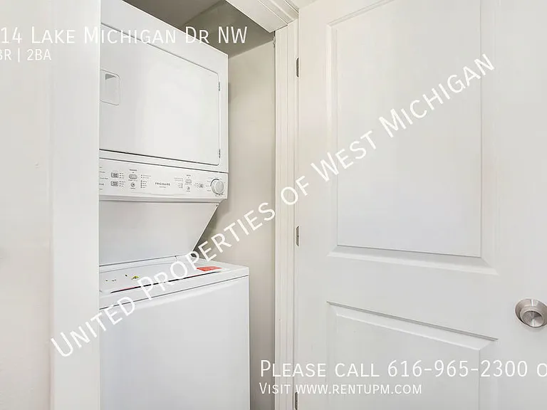 614 Lake Michigan Dr NW — Photo 14