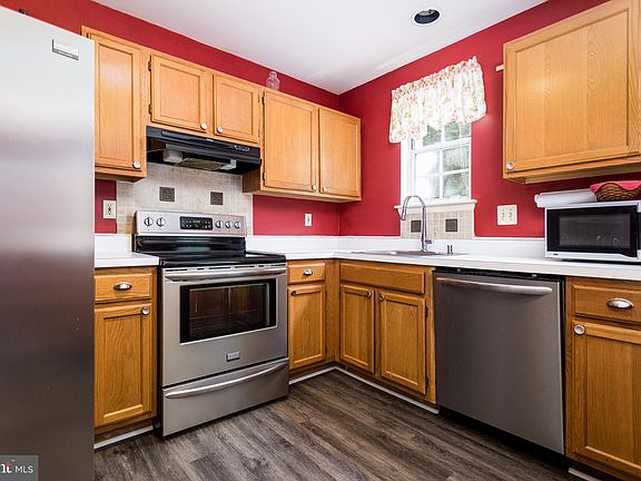 5th image of 1121 Robin Hill Ct