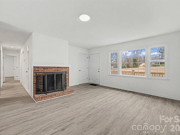 2nd image of 1135 Princeton Rd