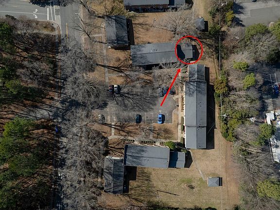 3rd image of 1002 Willow Dr APT 16