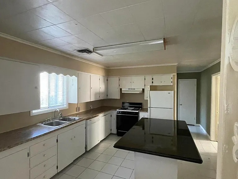 108 Ray Ave — Photo 4