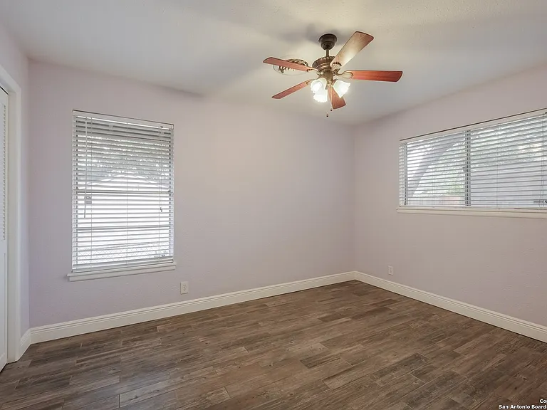 734 Susie Ct — Photo 12