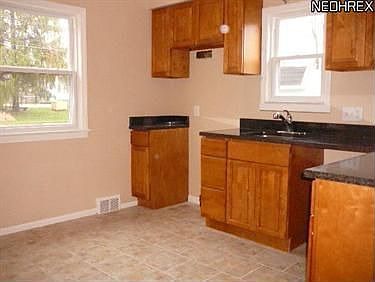 4th image of 80 Tudor Ave