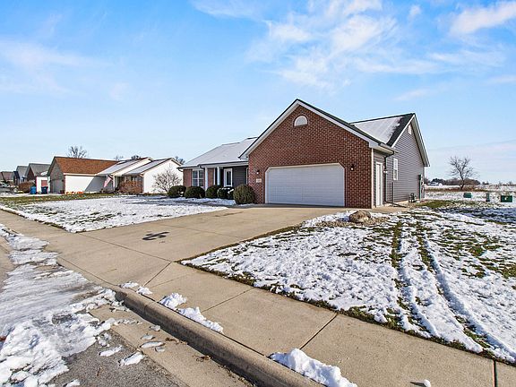 3rd image of 110 Parkview Dr
