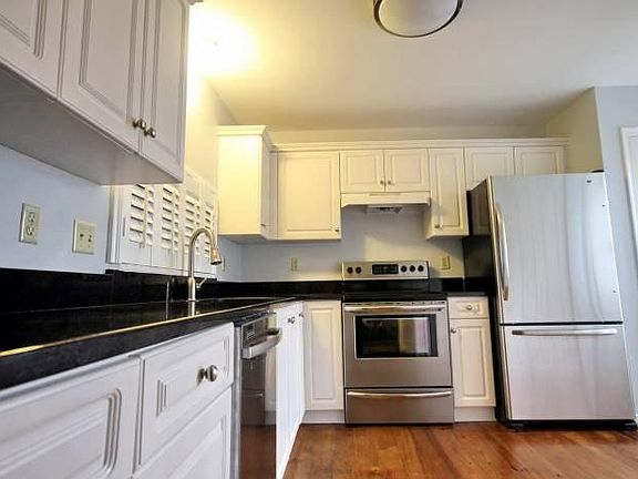 Granite stainless kitchen, 1st floor
