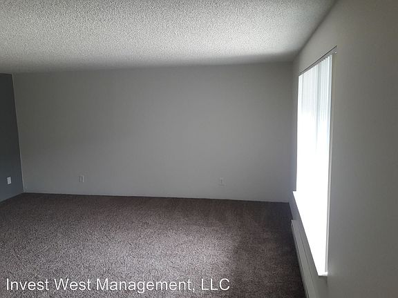 3rd image of 944-972 33 Ave #944