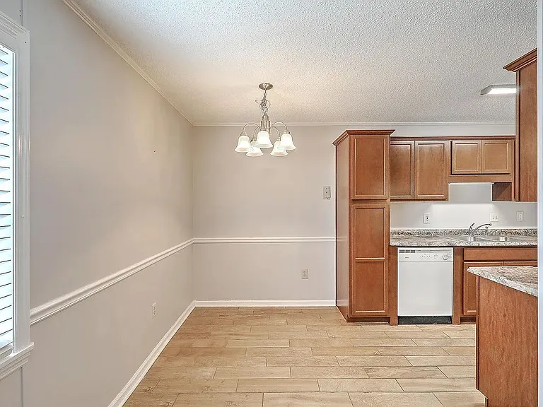109 Elmwood Ave #A — Photo 16