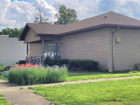 101 S Main St, Flat Rock, IL 62427