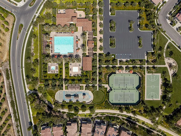 Orchard Hills resort-inspired amenities.