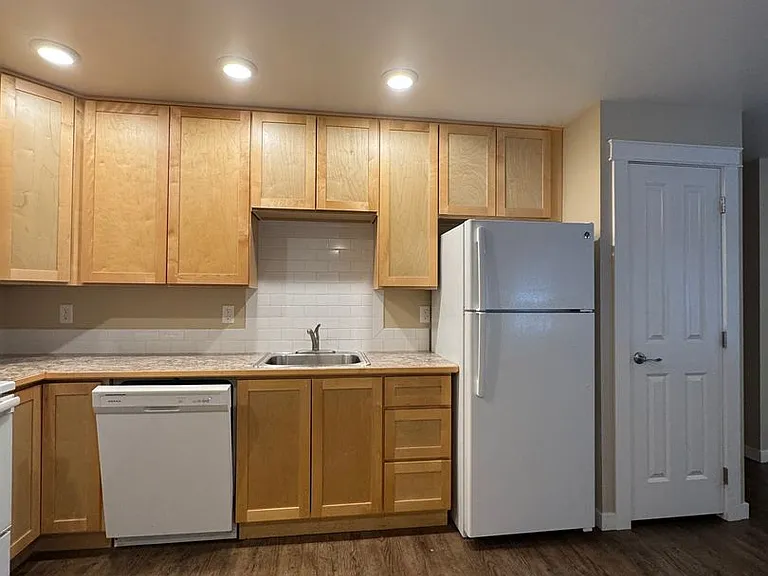 2241 N Airport Rd — Photo 5
