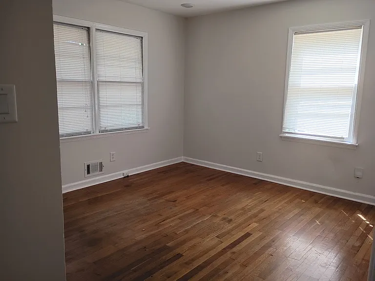 2480 Woodland Dr NW — Photo 15