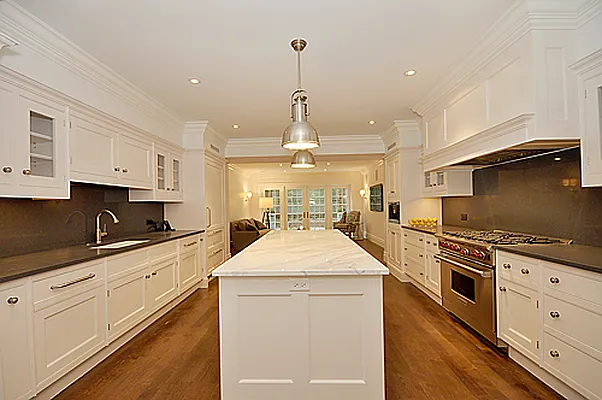 Sold by Leslie J. Garfield | media 4