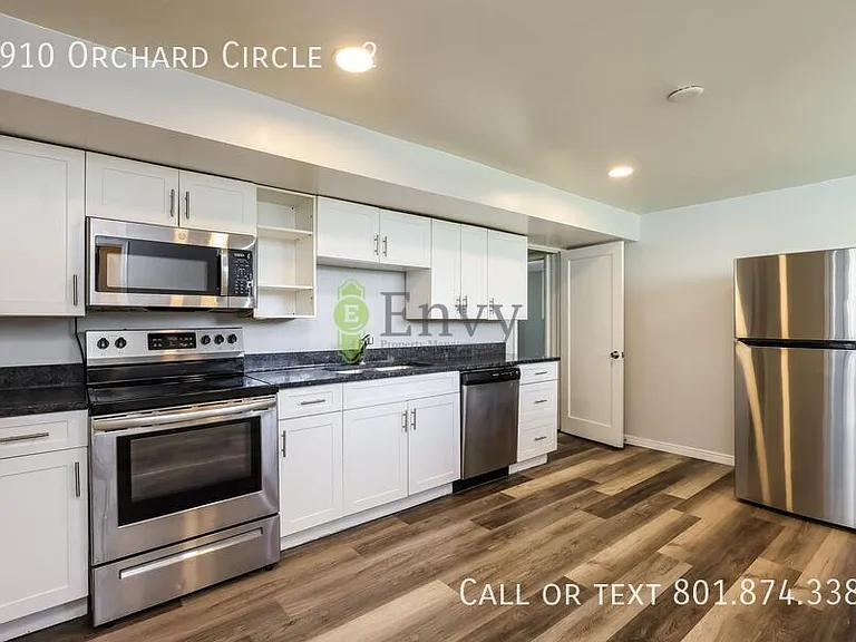 2910 Orchard Cir #2 — Photo 8