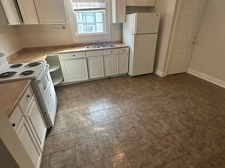 634 N Pierce St — Photo 12