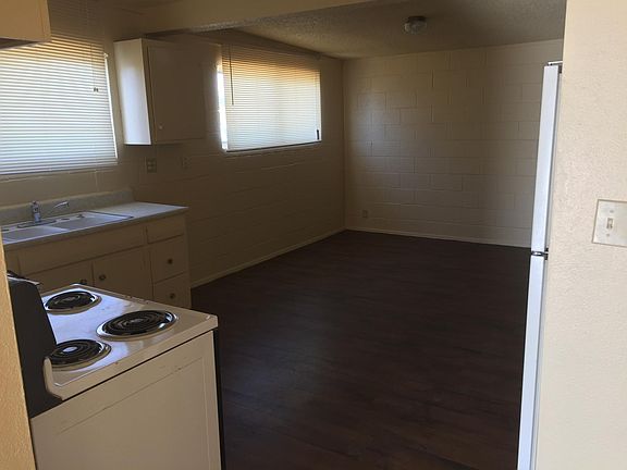 4th image of 4905 Newton Dr