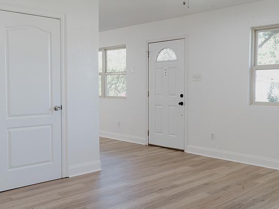 5th image of 3424 Tulane Dr