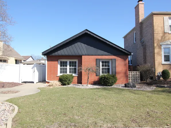 9747 S Harding Ave, Evergreen Park, IL 60805