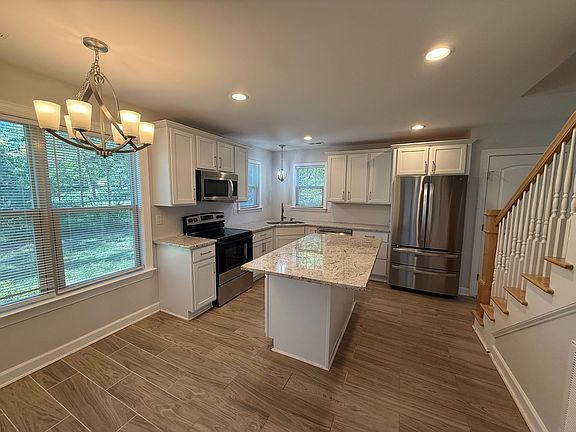 4th image of 3963 Talcott Ave