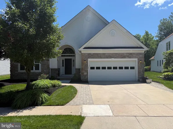105 Lowell Dr, Marlton, NJ 08053