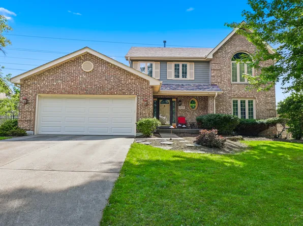 655 Crest Dr, Cary, IL 60013