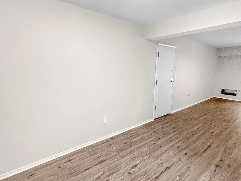 5085 Sanlin Dr — Photo 8