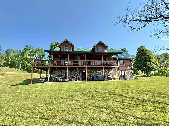 2nd image of 355 Bennett Rd