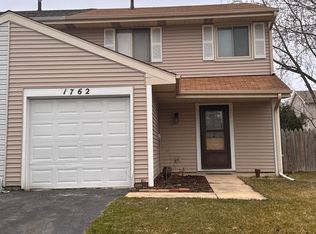 1762 De Forest Ln, Hanover Park, IL