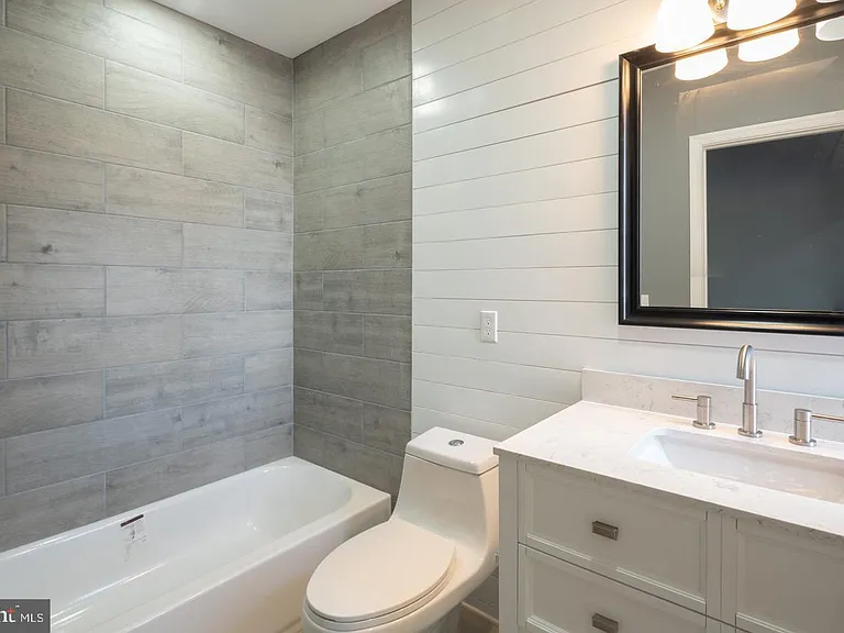 3060 Salmon St — Photo 11