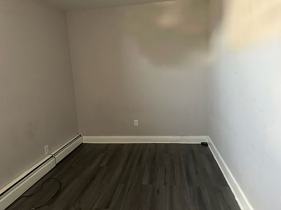 3rd image of 912 N 3rd St APT 3