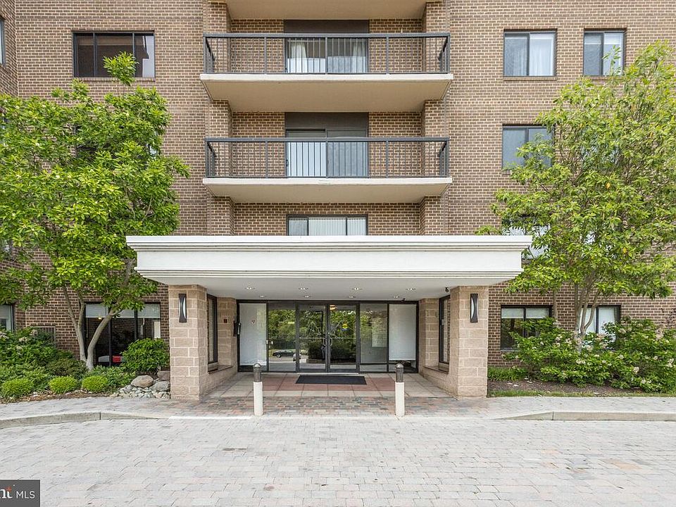 1st image of 200 N Pickett St APT 1509