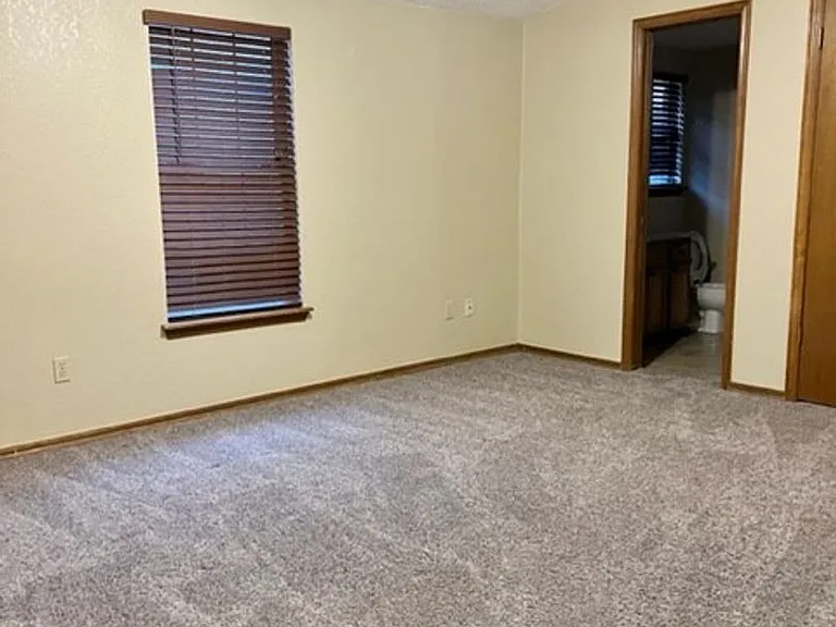 2109 Parkview Dr — Photo 16