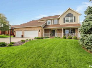 2311 W Chase Dr, Dunlap, IL 61525