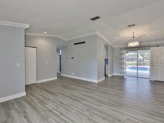 5th image of 11216 Fiddlewood Dr